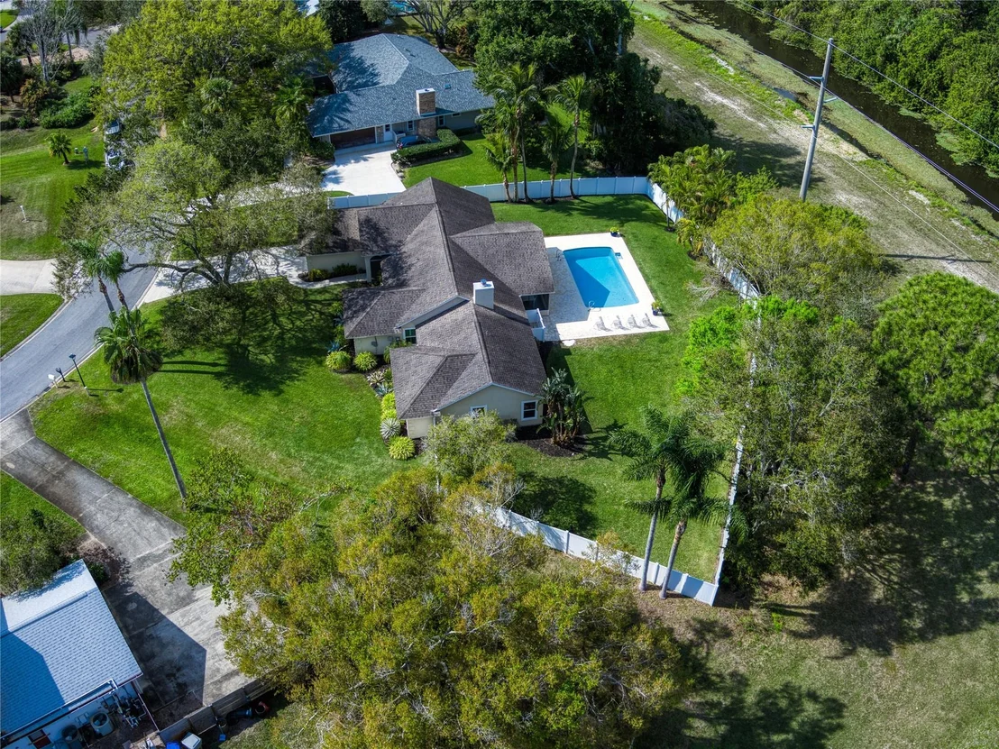 Photo of 320 38th Square