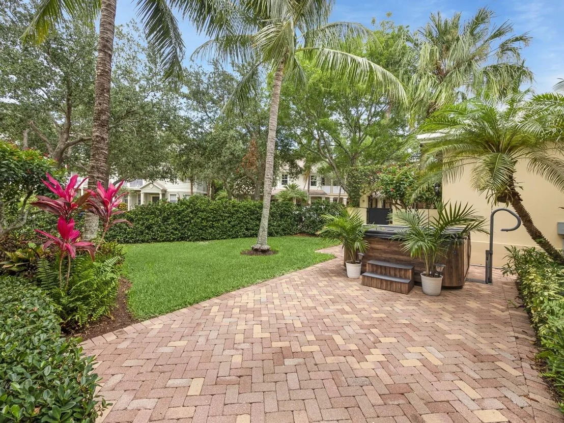 Photo of 206 Botanica Drive