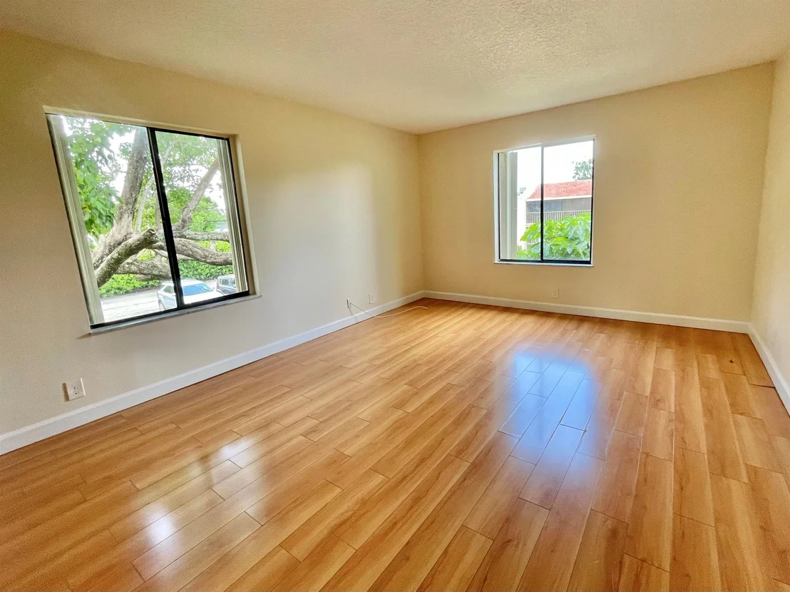 Photo of Unit G7 at 150 Pineview Road