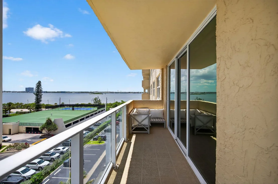 Photo of Unit 607 at 5440 N Ocean Drive
