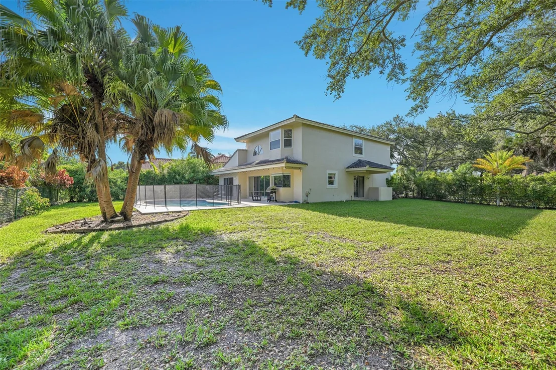 Photo of 10004 NW 57th Place