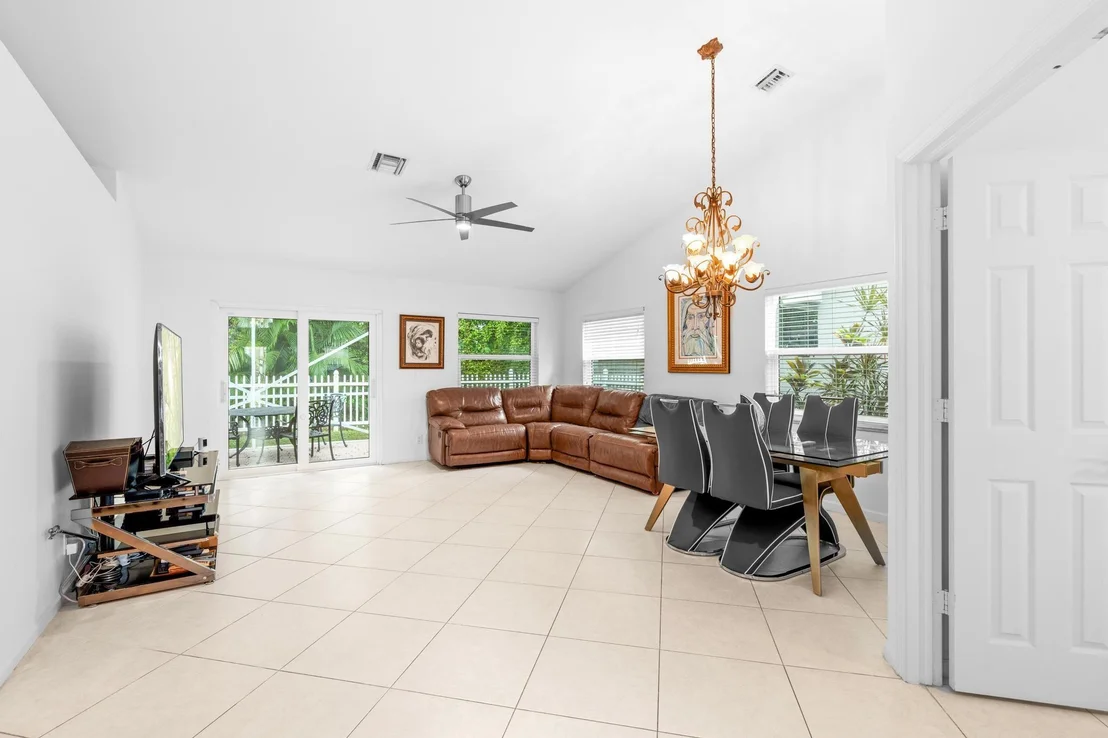 Photo of 5403 Grande Palm Circle