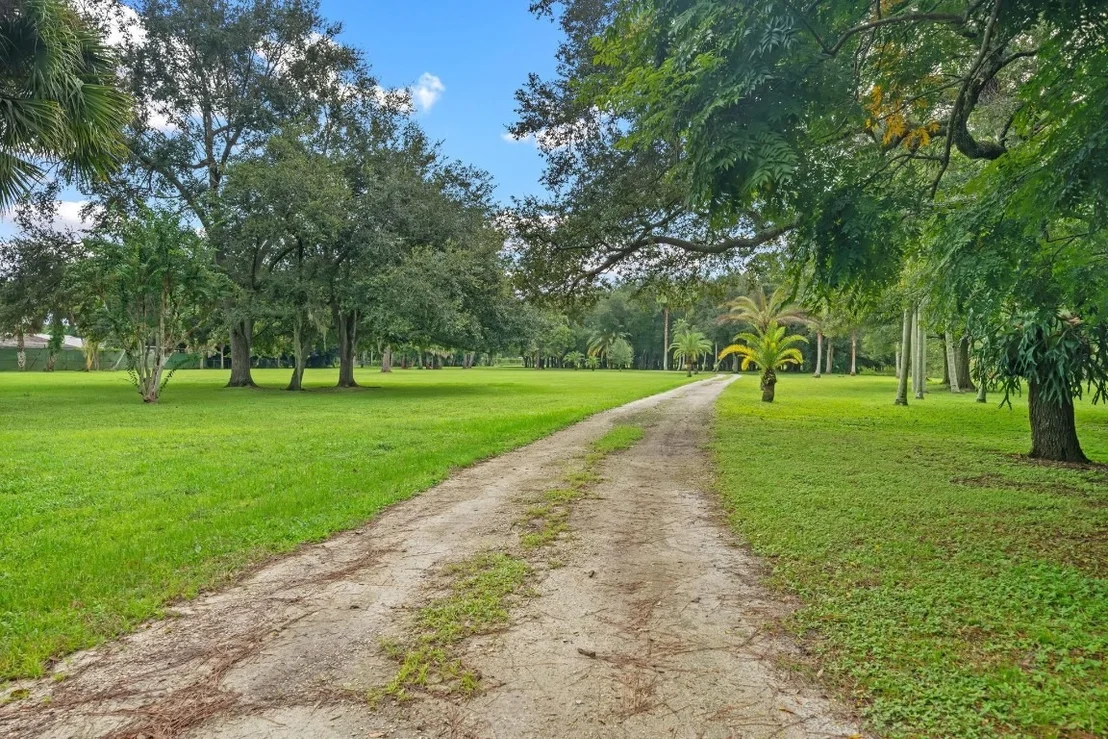 Photo of 3547 B Road