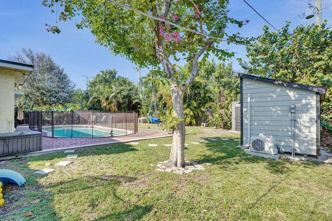 Photo of 357 NW 23rd Street
