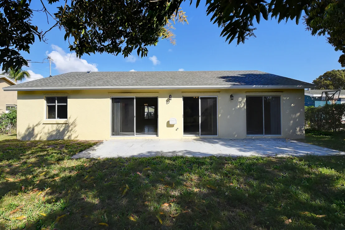 Photo of 742 W Ocean Drive