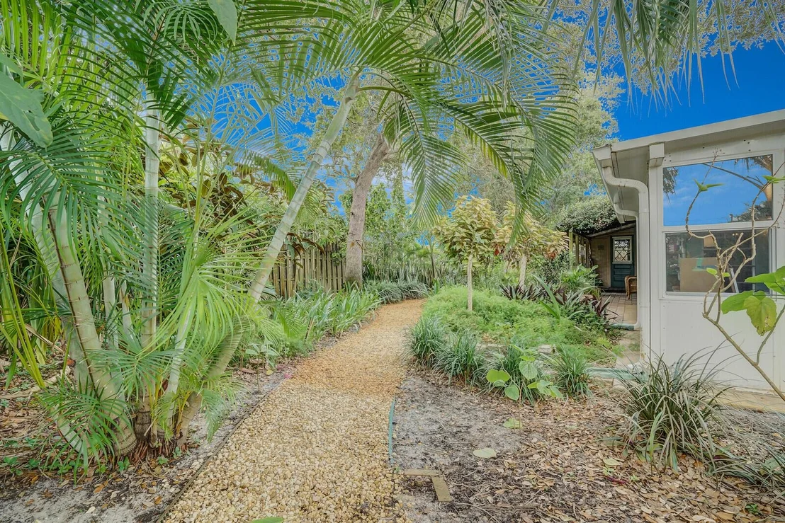 Photo of 450 Dover Road