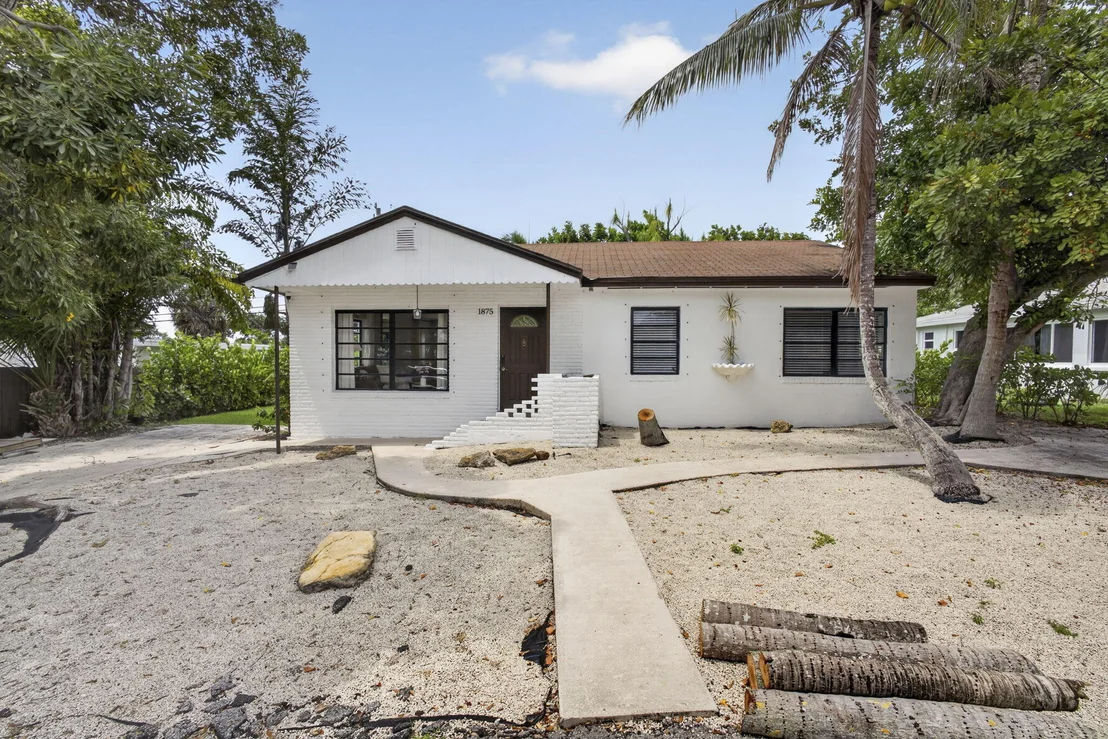 Photo of 1875 Ridge Road