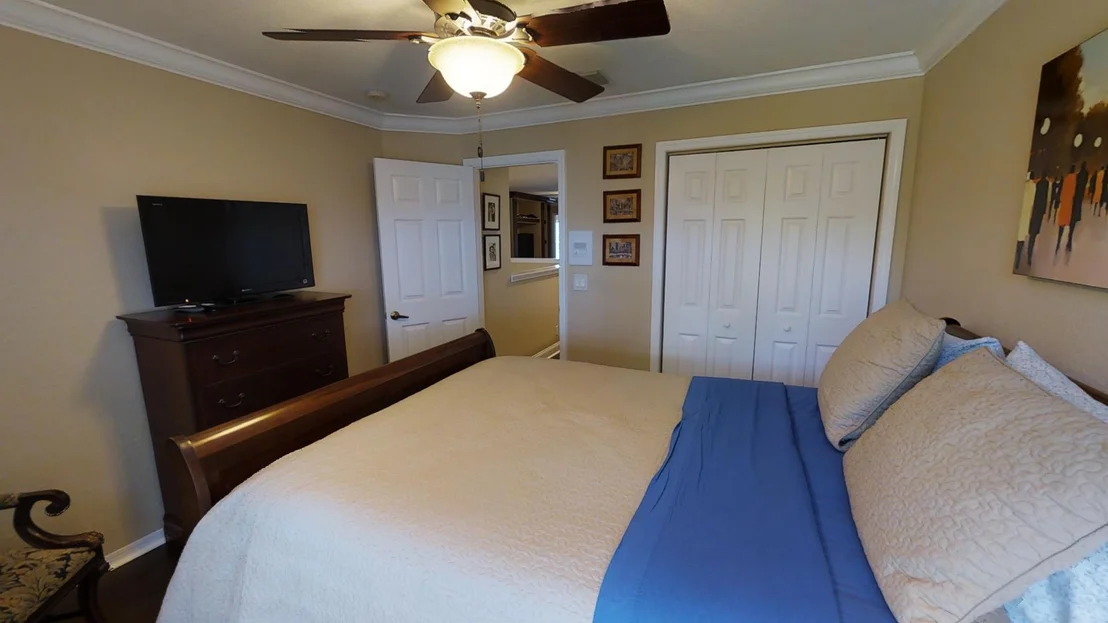 Photo of 11331 Edgewater Circle