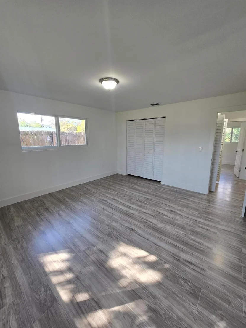 Photo of 6545 NE 8th Lane
