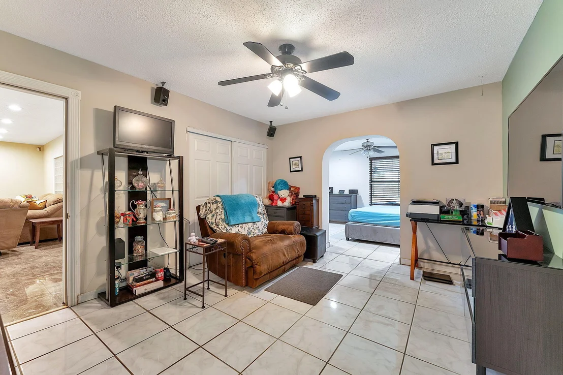 Photo of 249 SW 9th Circle