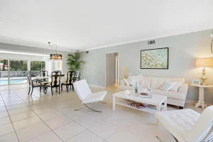 Photo of 660 SE 12th Terrace