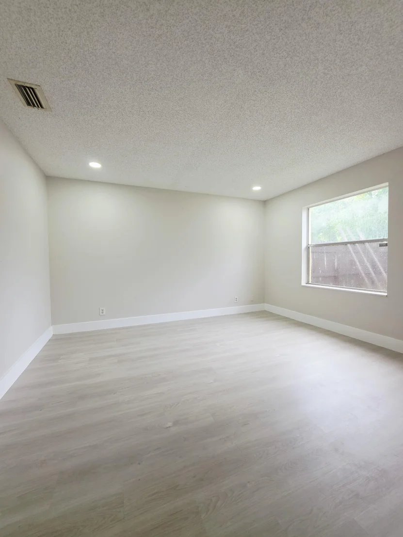 Photo of 6117 Blue Grass Circle