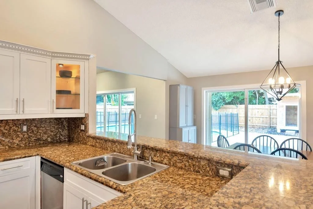 Photo of 9800 Sun Pointe Drive