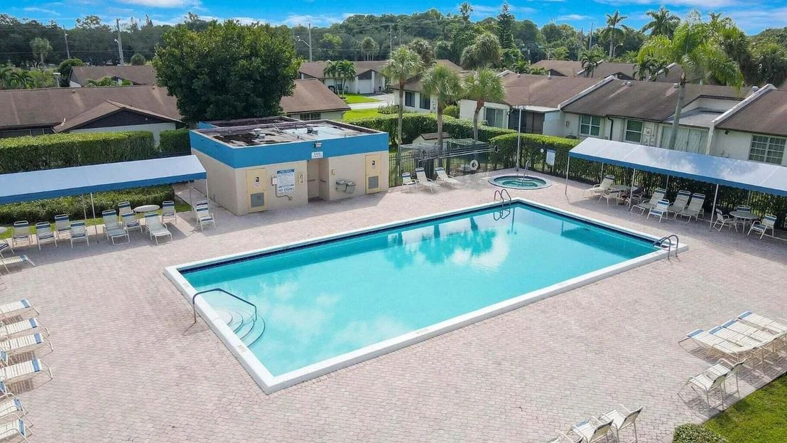 Photo of 15903 Laurel Oak Circle