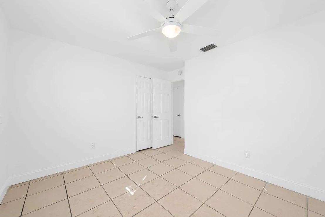 Photo of 4530 NW 25th Place