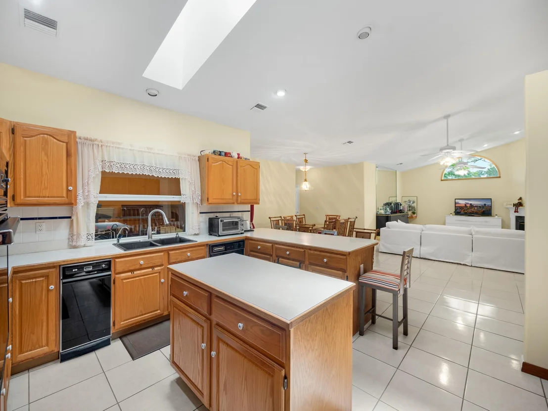 Photo of 16121 Mellen Lane