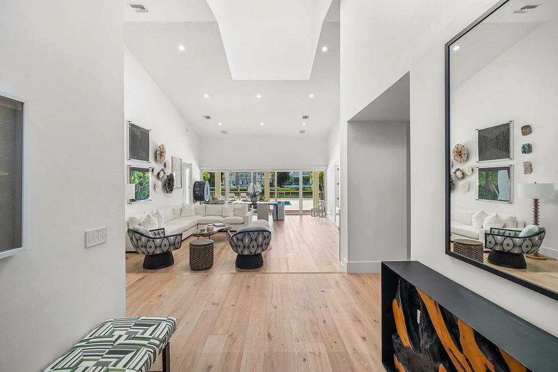 Photo of 215 Island Drive