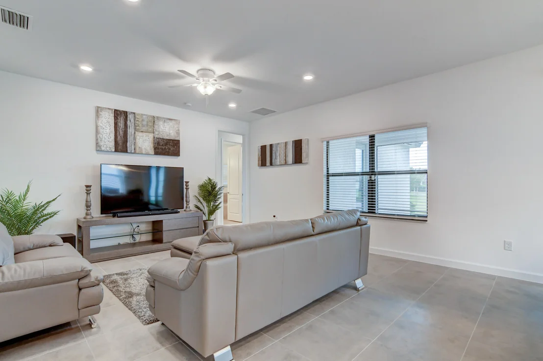 Photo of 1114 Whitcombe Drive