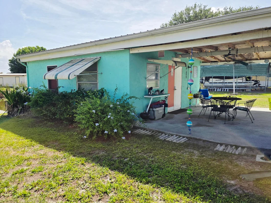 Photo of 1501 Lake Drive W