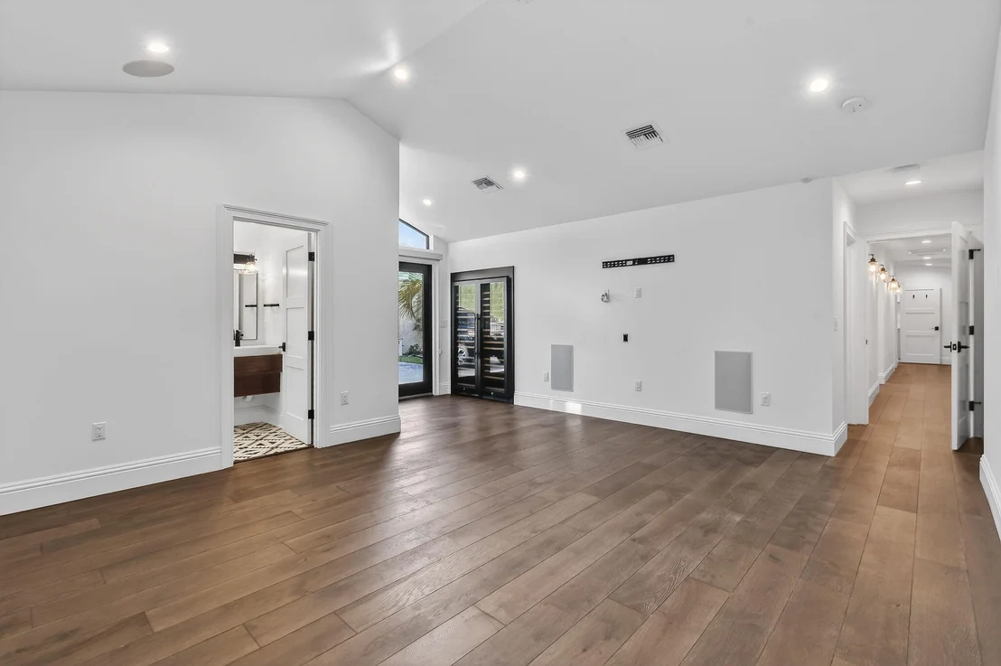 Photo of 105 W Tarpon Lane