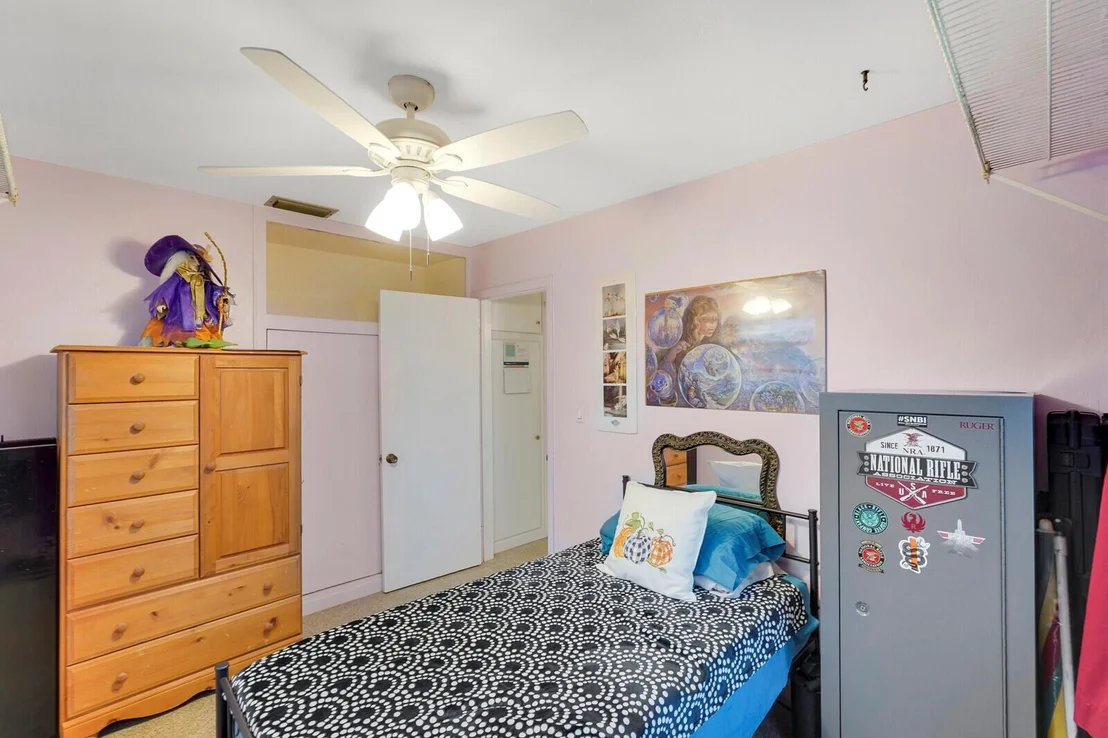 Photo of 640 NE 23 Court