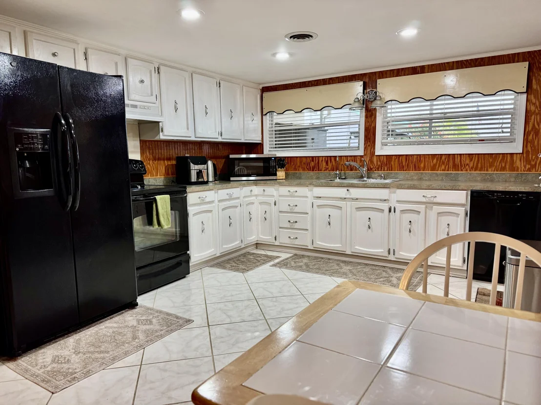 Photo of 1183 Canal Way