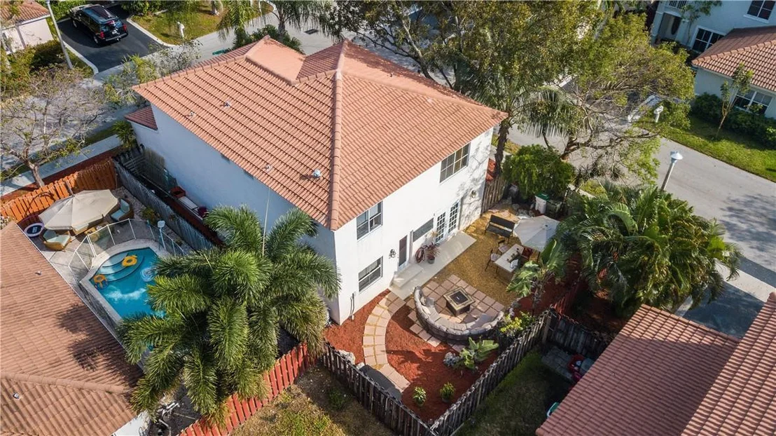 Photo of 4745 NW 5th Place
