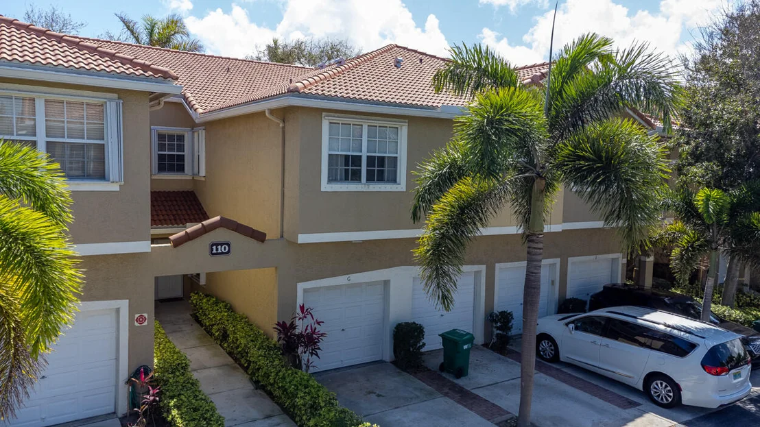 Photo of Unit H at 110 Lighthouse Circle