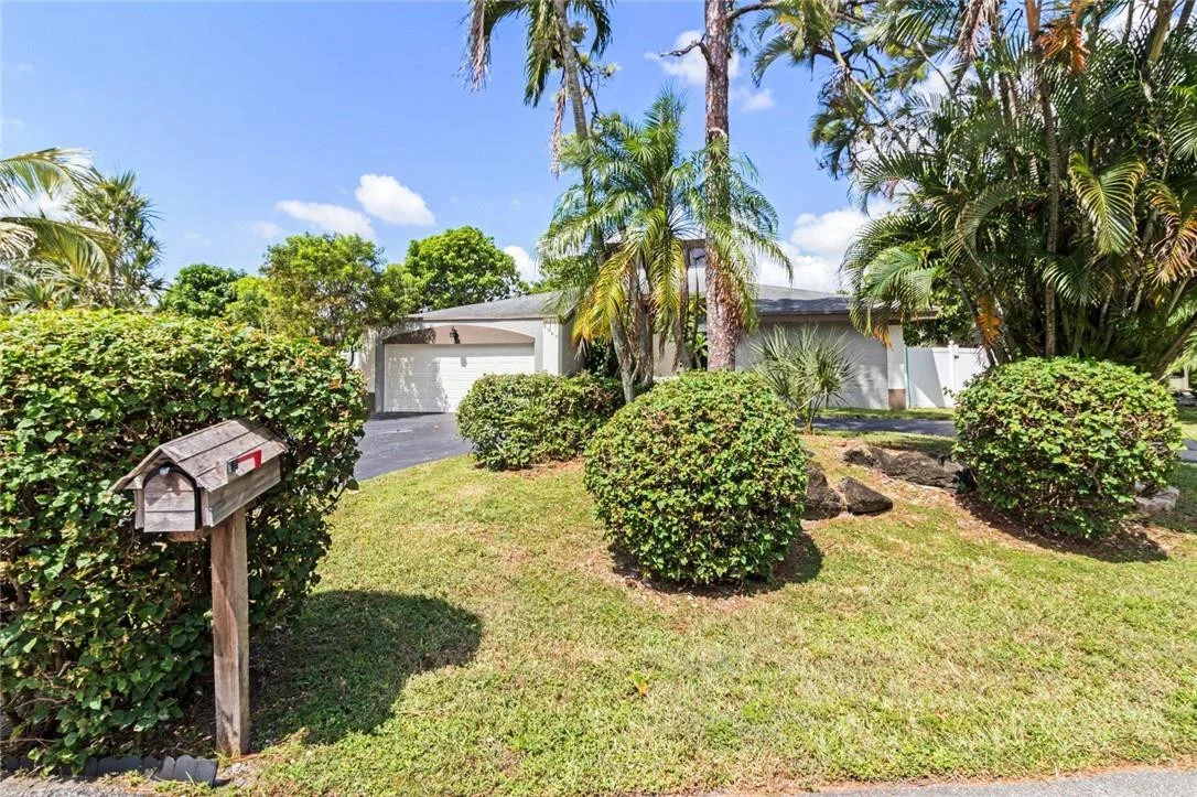 Photo of 8067 Buttonwood Creek