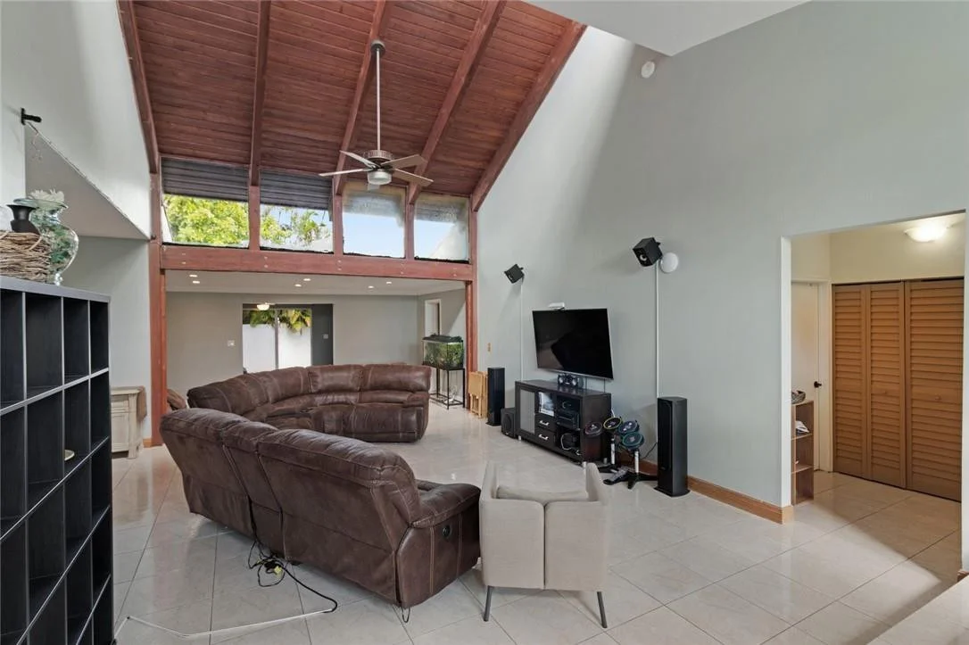 Photo of 8067 Buttonwood Creek