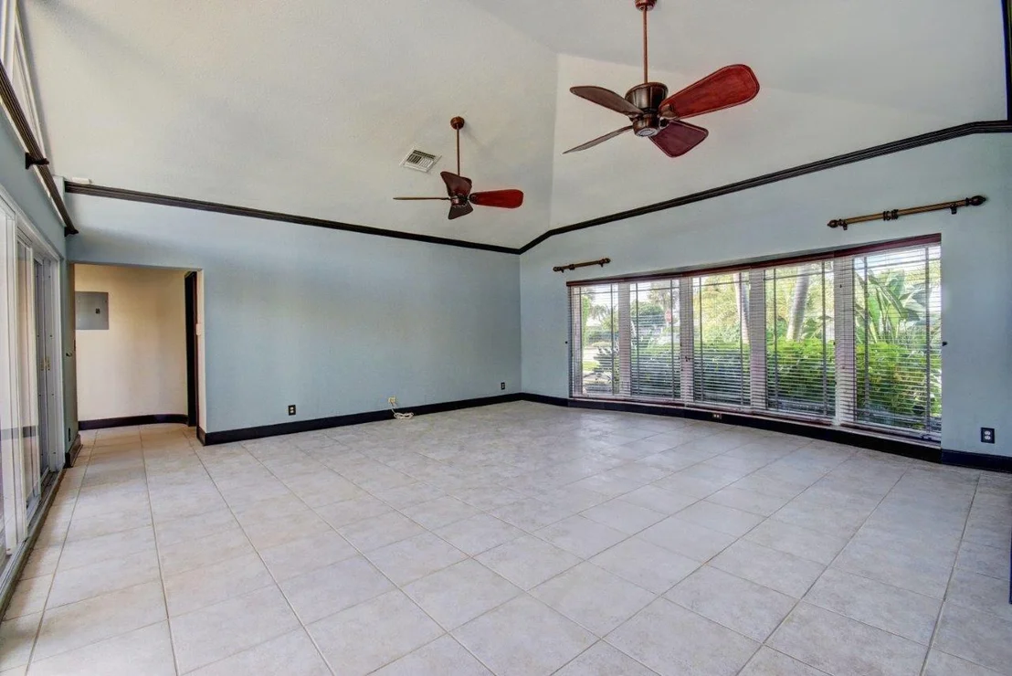 Photo of 998 Cypress Way