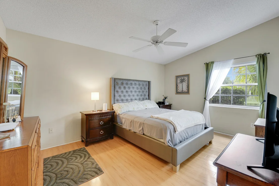 Photo of 5648 American Circle