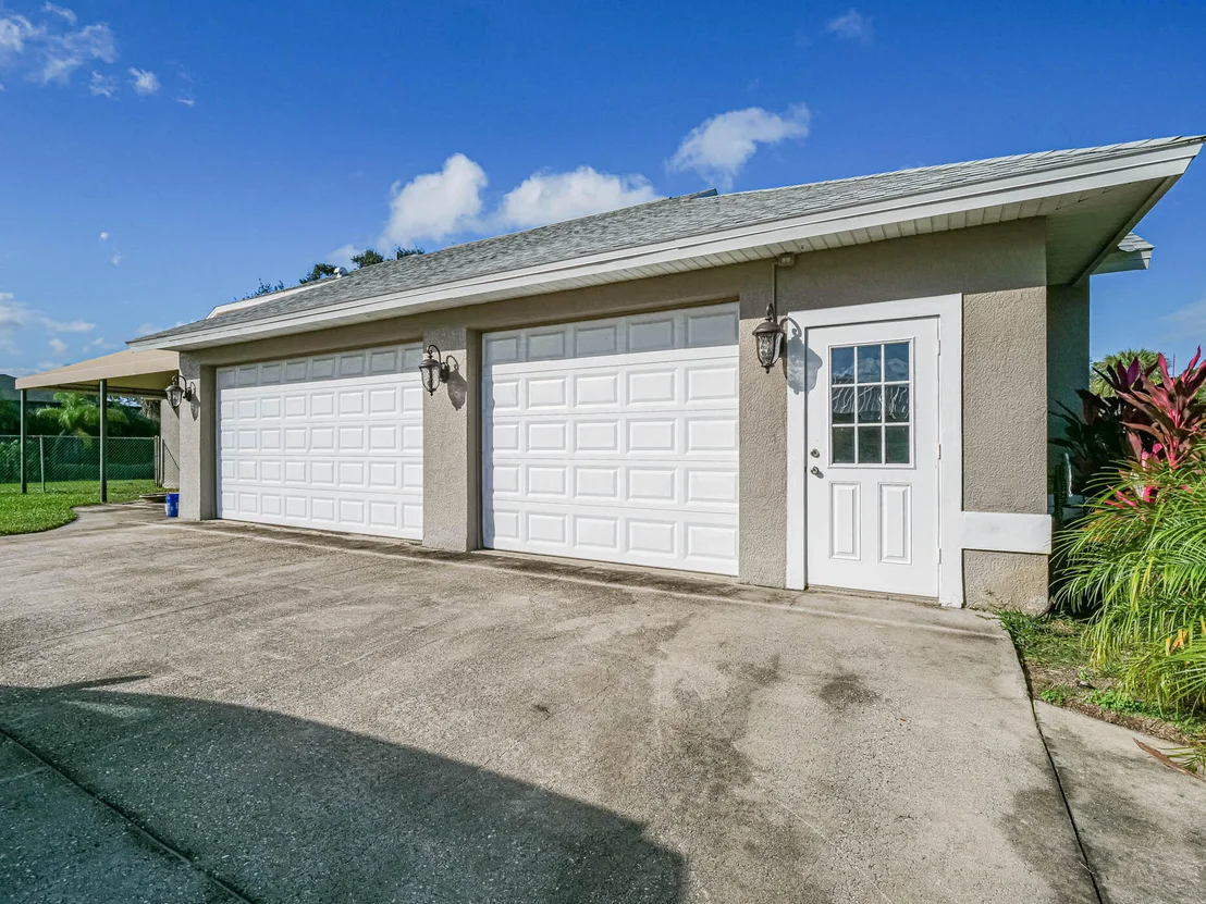 Photo of 955 47th Av Avenue SW
