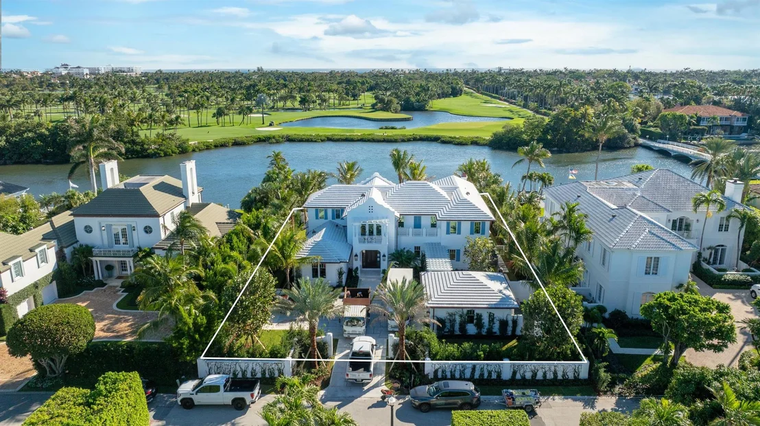 Photo of 584 Island Drive