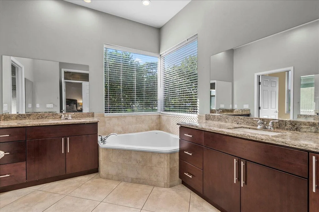 Photo of 2640 Devon Court Court