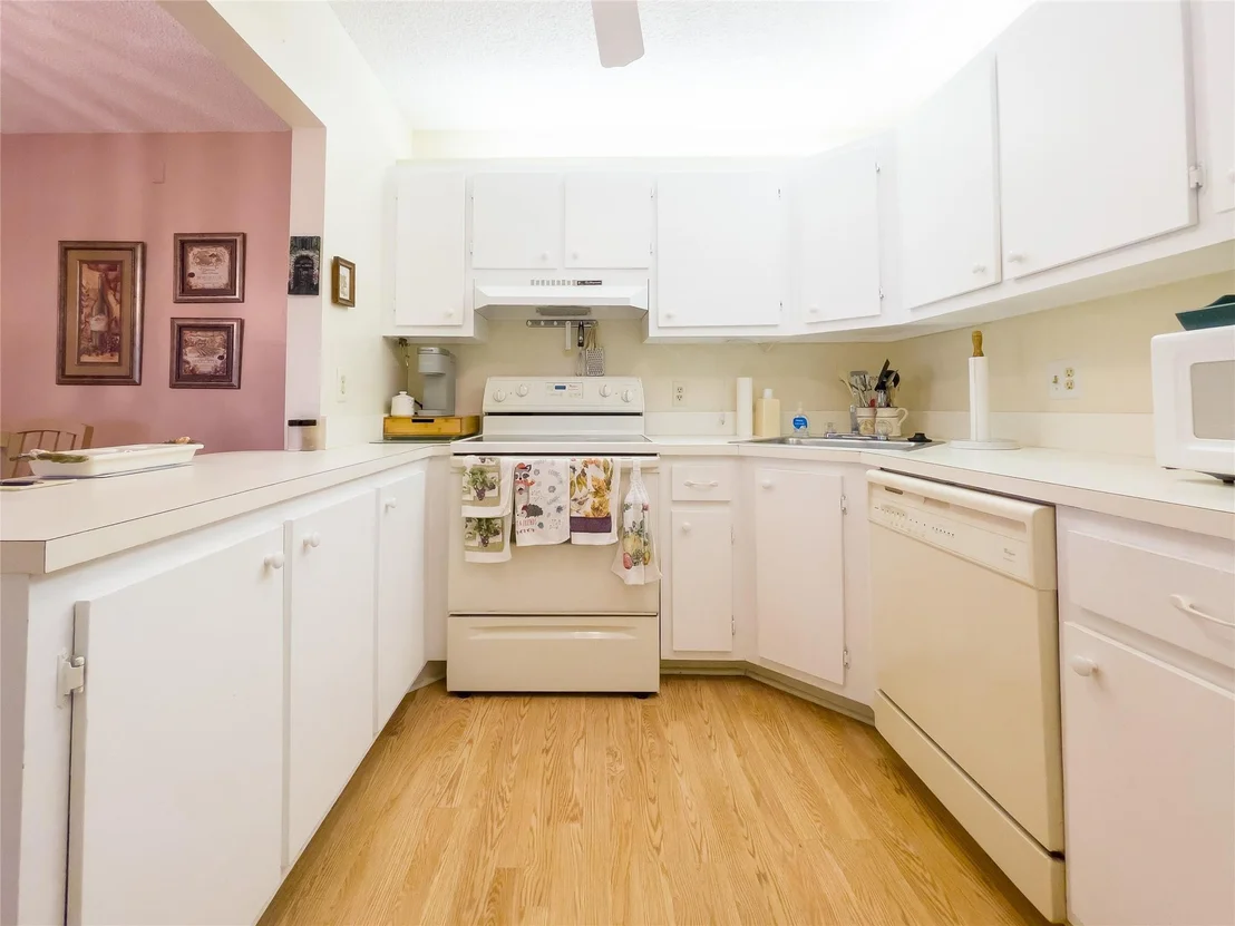 Photo of Unit D2 at 311 Knotty Pine Circle