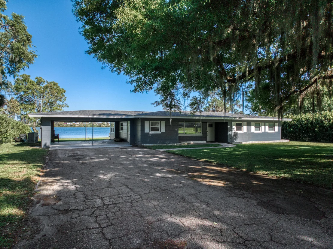 Photo of 1622 W Dinner Lake Drive