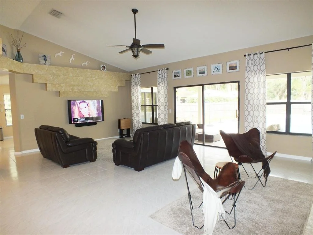 Photo of 115 Laurel Way