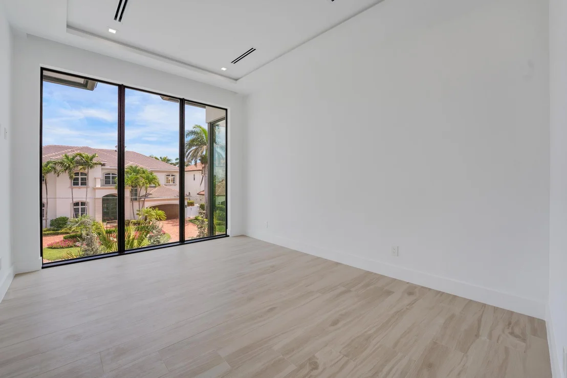 Photo of 948 Banyan Drive