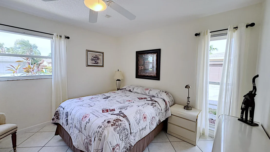 Photo of 310 SE 4TH Terrace