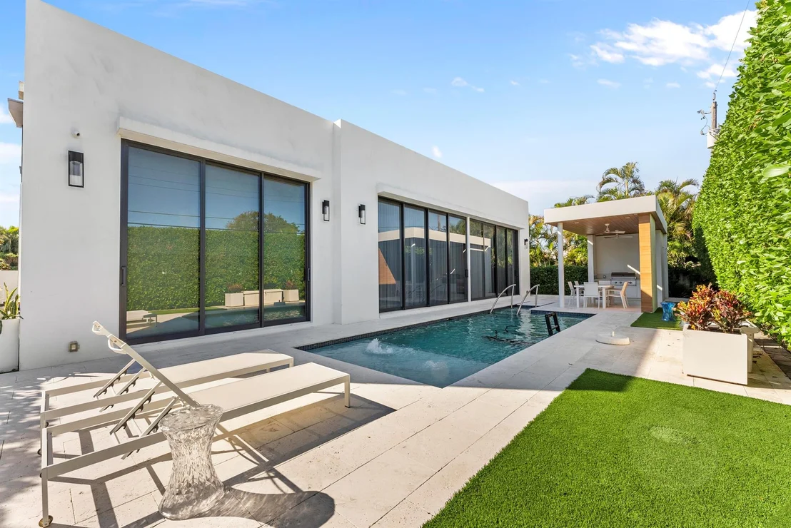 Photo of 811 Granada Drive