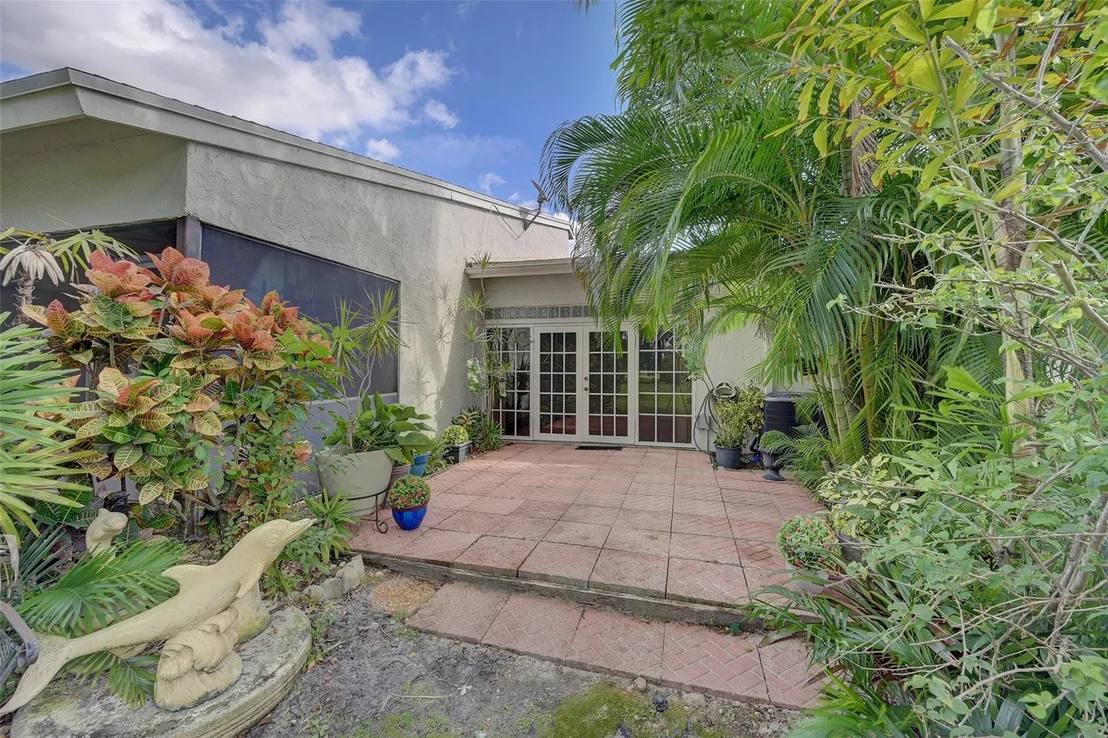 Photo of 6415 Toulon Drive