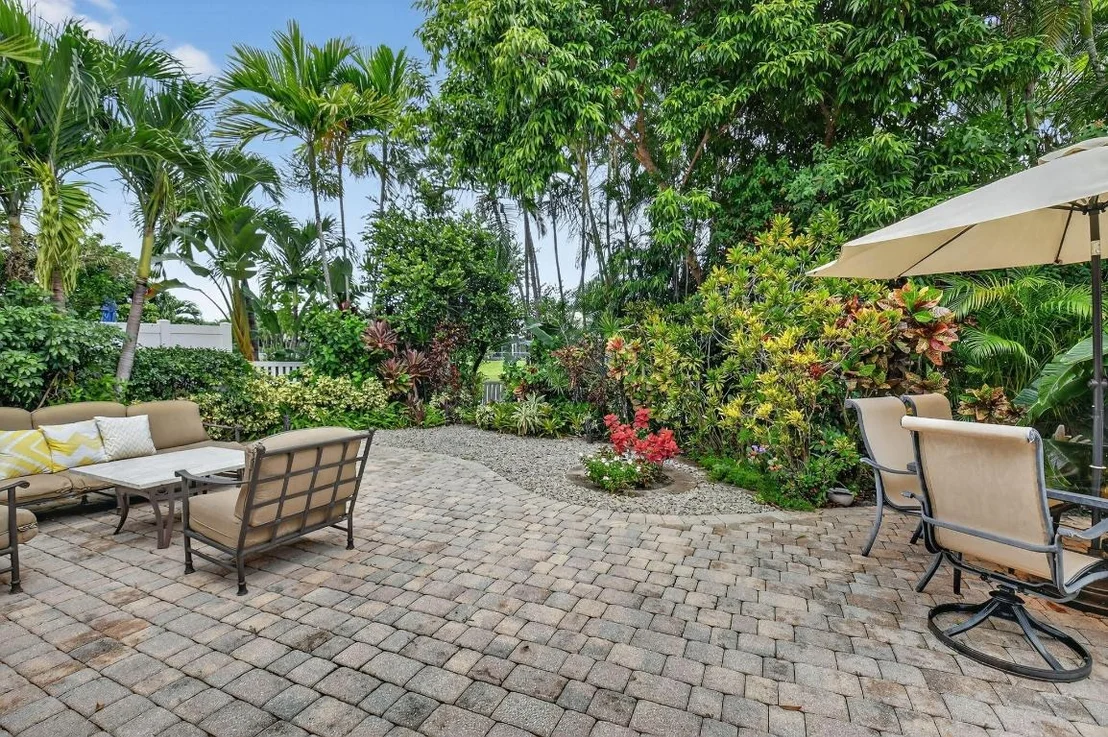 Photo of 523 Canoe Point
