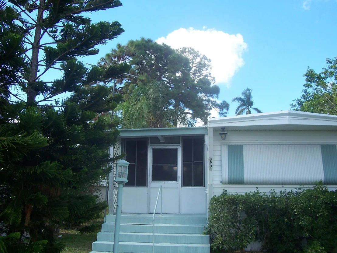Photo of 8903 Palm Street
