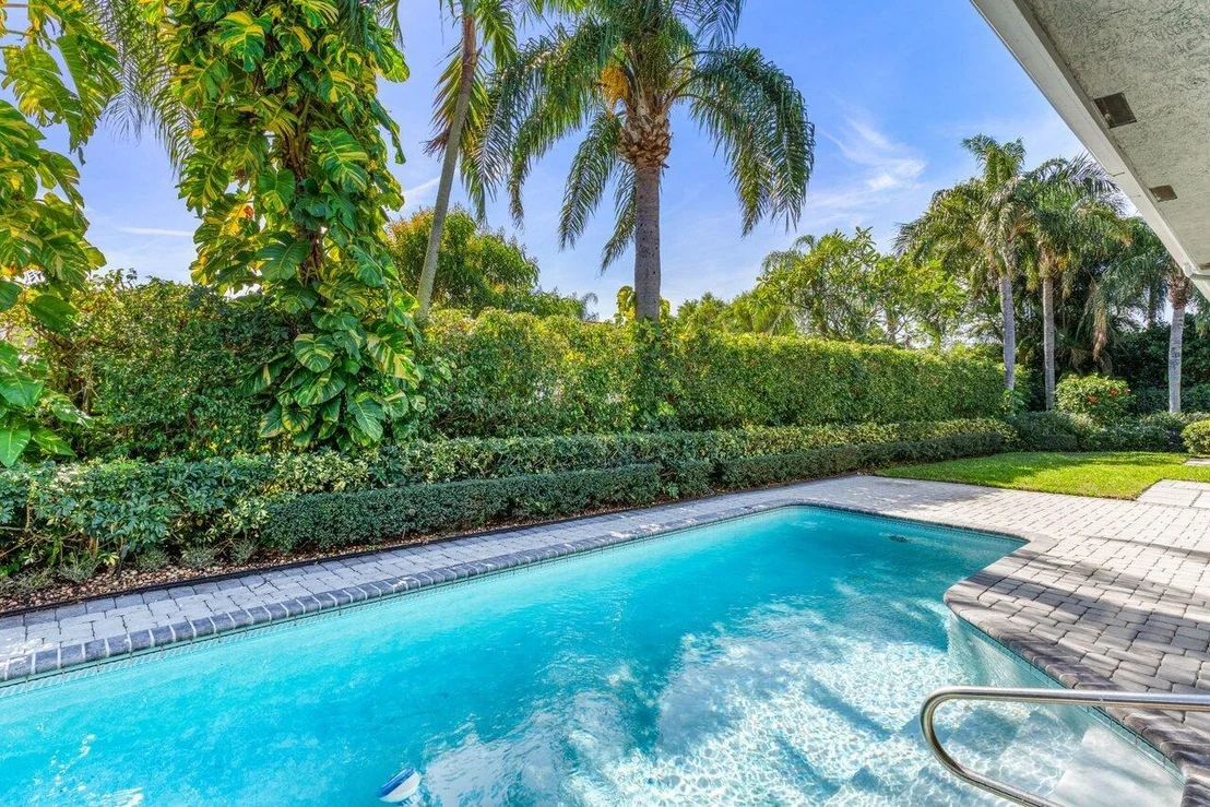 Photo of 400 Rosewood Circle