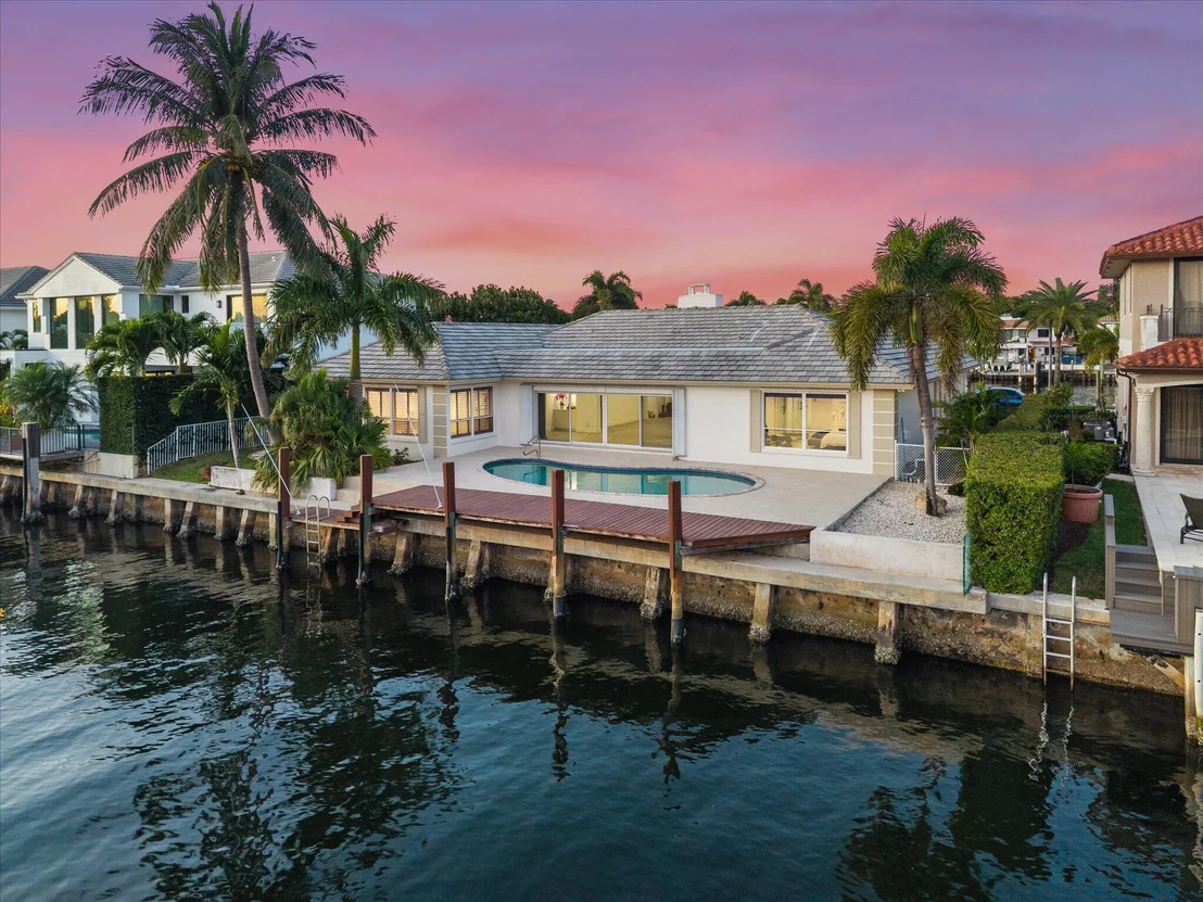 Photo of 872 Lilac Drive