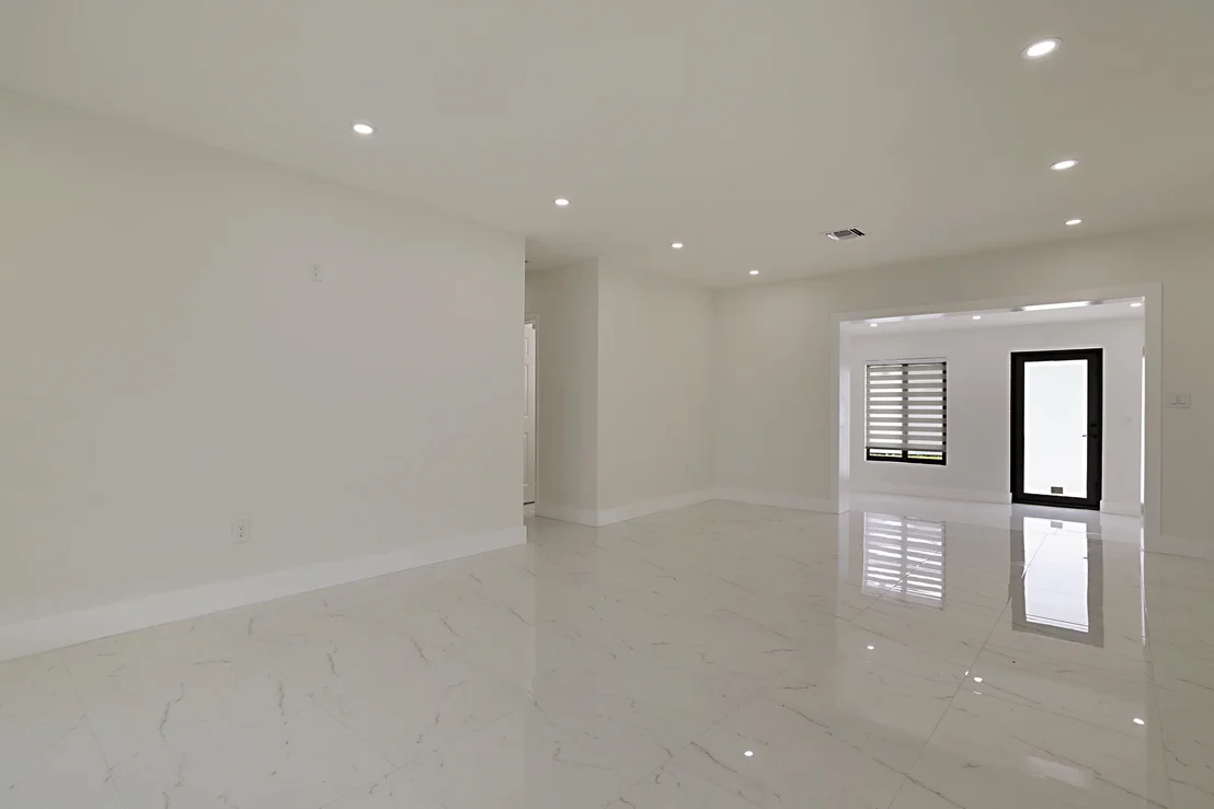 Photo of 421 FONTANA Drive