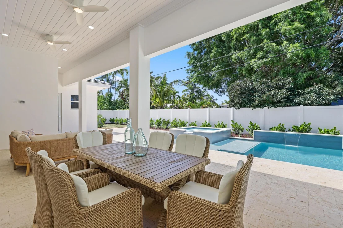 Photo of 737 Nighthawk Way