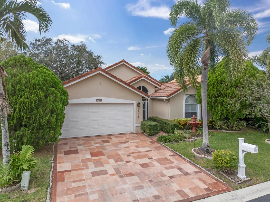 Photo of 2705 Pointe Circle