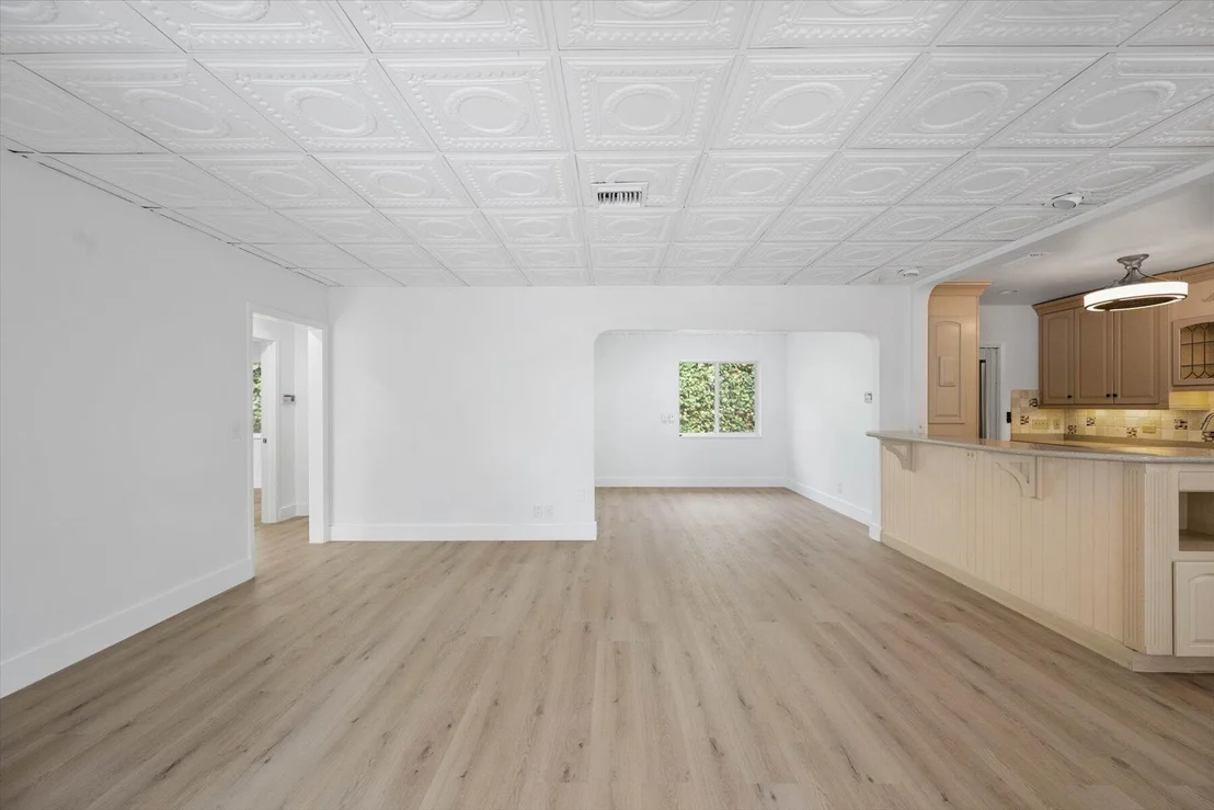 Photo of 390 Neptune Road